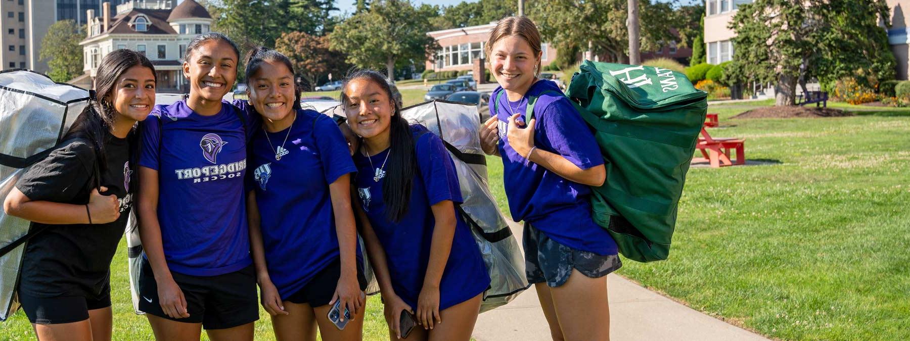 group of students at move in day